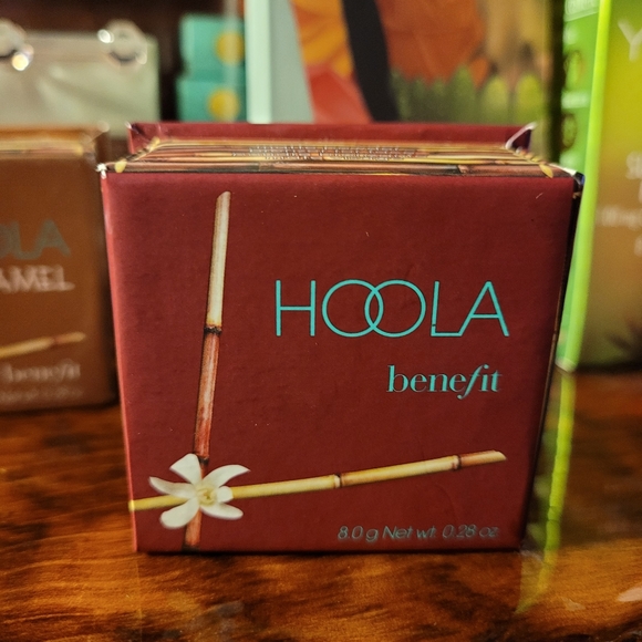 Benefit HOOLA Matte Bronzer (host pick) - Picture 2 of 5